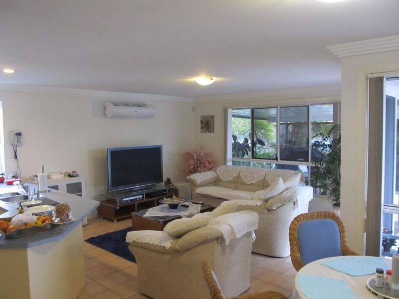 24 Topsail Circuit, Banksia Beach QLD 4507
