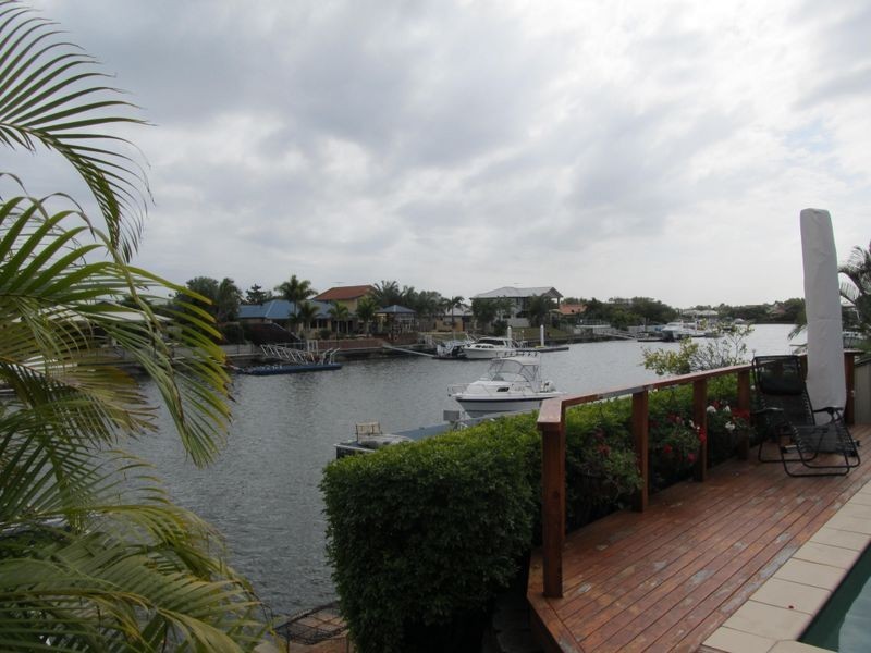 24 Topsail Circuit, Banksia Beach QLD 4507