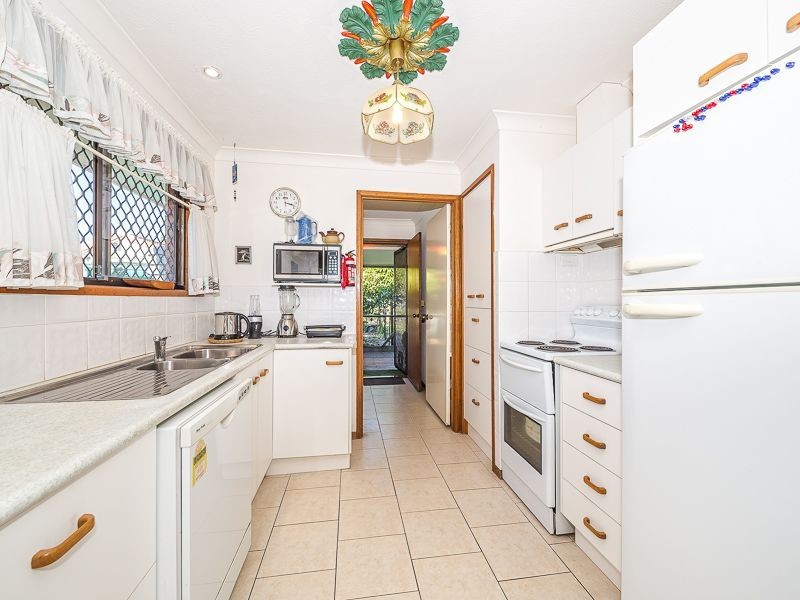 10 Hawaii Crescent, Banksia Beach QLD 4507