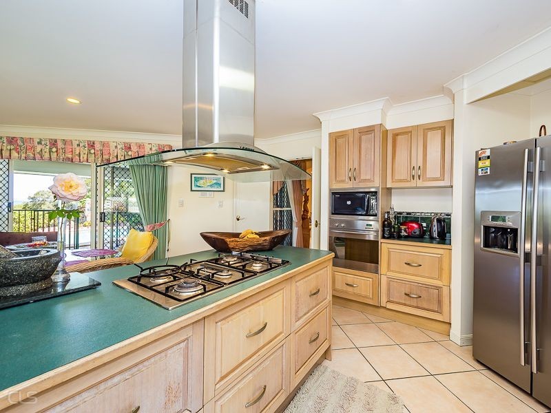 23 Albert Place, Sandstone Point QLD 4511