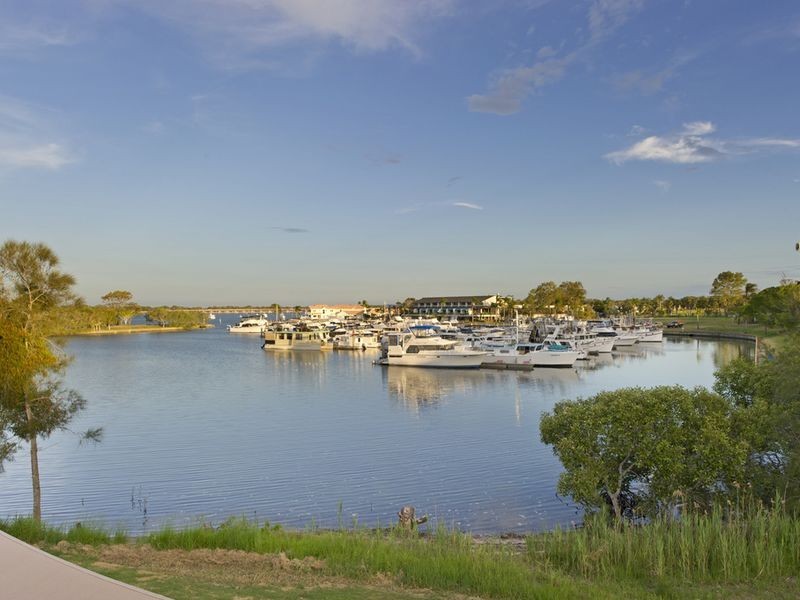 2 – 4 Kalmakuta Drive, Sandstone Point QLD 4511