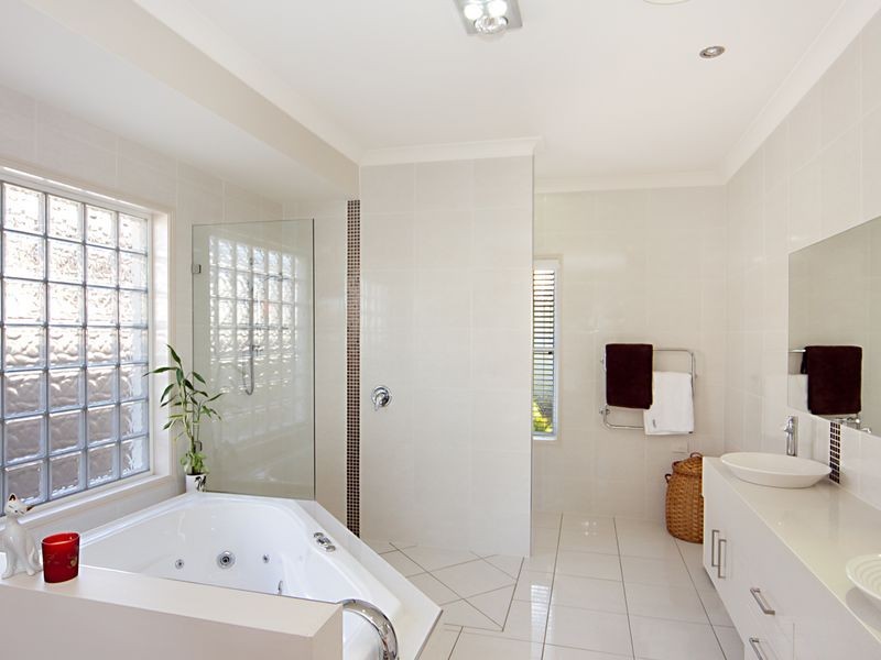 76 Cosmos Avenue, Banksia Beach QLD 4507