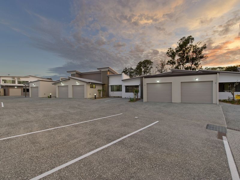 3 – 4 Kalmakuta Drive, Sandstone Point QLD 4511