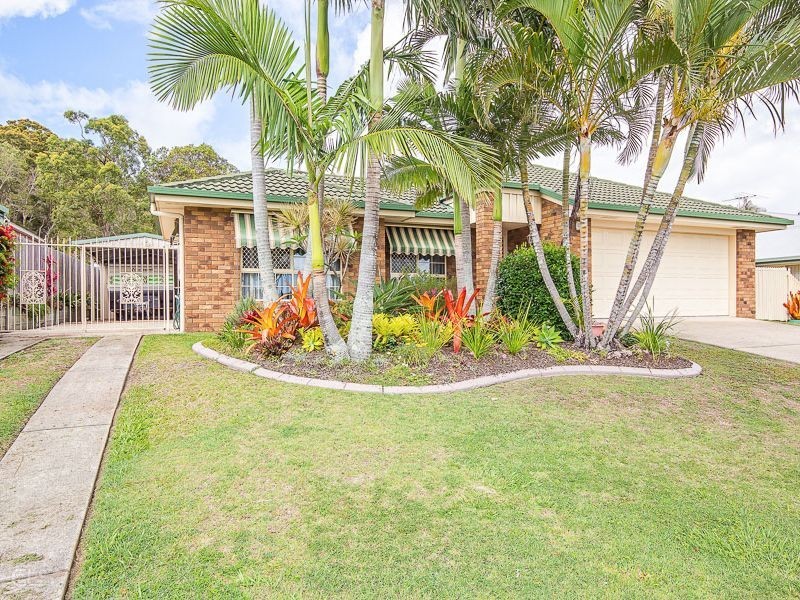 165 Bestmann Road East, Sandstone Point QLD 4511
