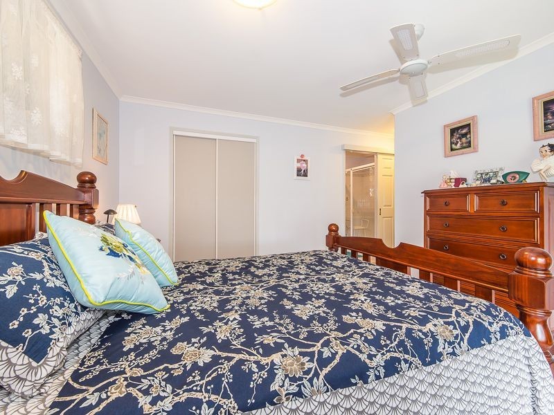 165 Bestmann Road East, Sandstone Point QLD 4511