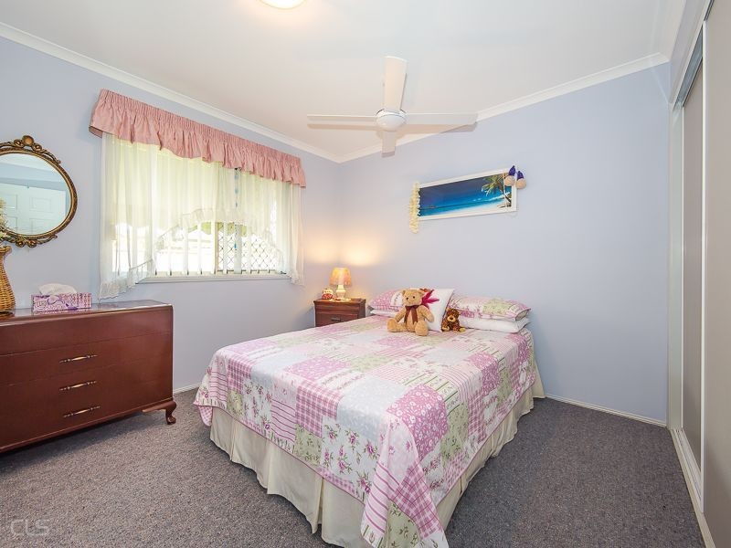 165 Bestmann Road East, Sandstone Point QLD 4511