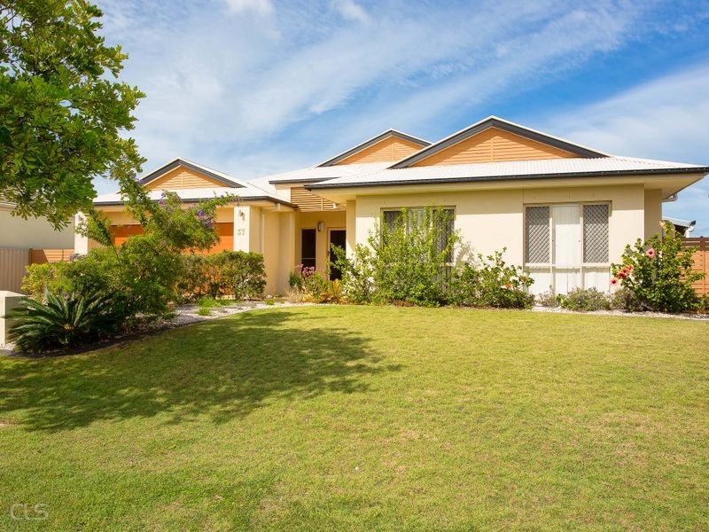37 Raptor Parade, Banksia Beach QLD 4507