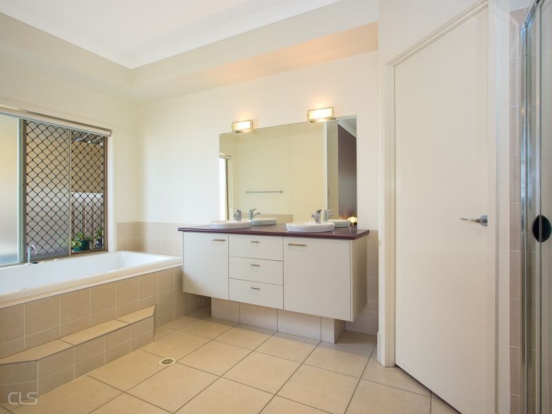 37 Raptor Parade, Banksia Beach QLD 4507