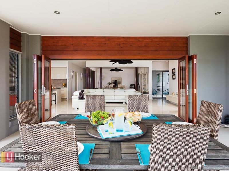 6 Bayside Drive, Beachmere QLD 4510