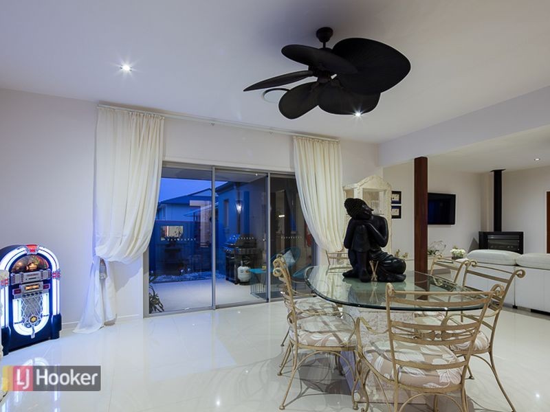 6 Bayside Drive, Beachmere QLD 4510