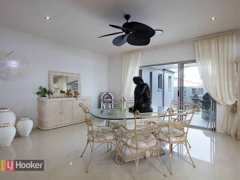 6 Bayside Drive, Beachmere QLD 4510