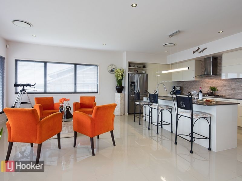 6 Bayside Drive, Beachmere QLD 4510