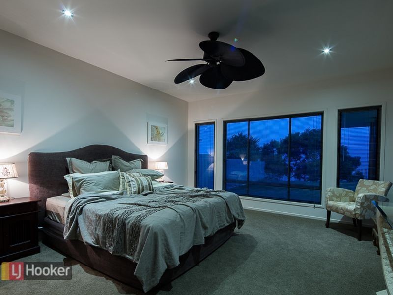 6 Bayside Drive, Beachmere QLD 4510