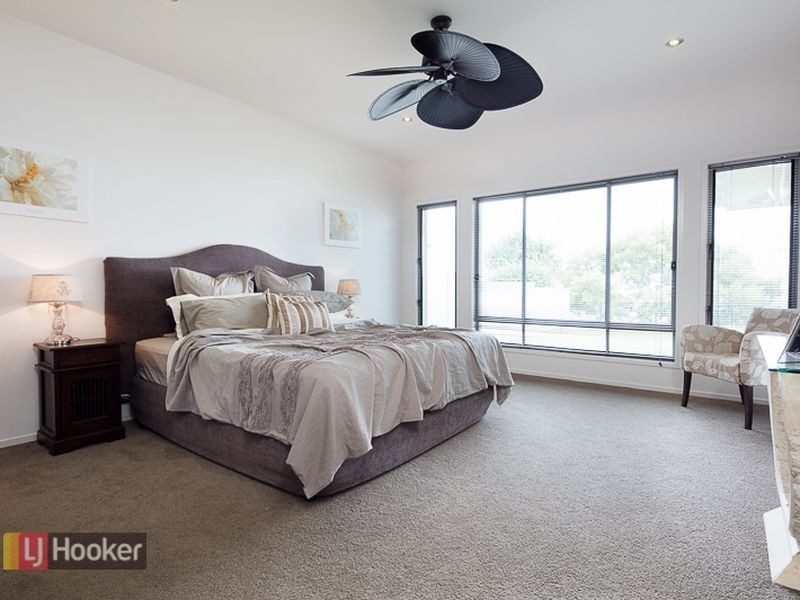 6 Bayside Drive, Beachmere QLD 4510