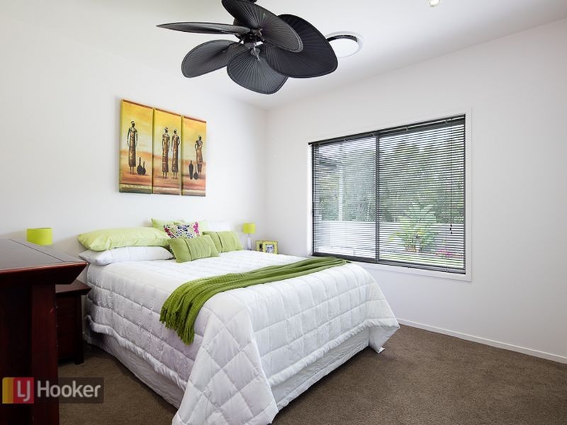 6 Bayside Drive, Beachmere QLD 4510