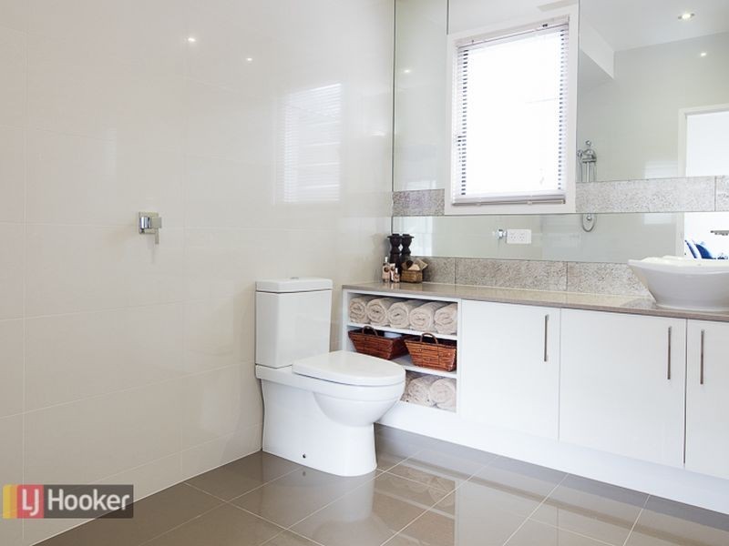 6 Bayside Drive, Beachmere QLD 4510