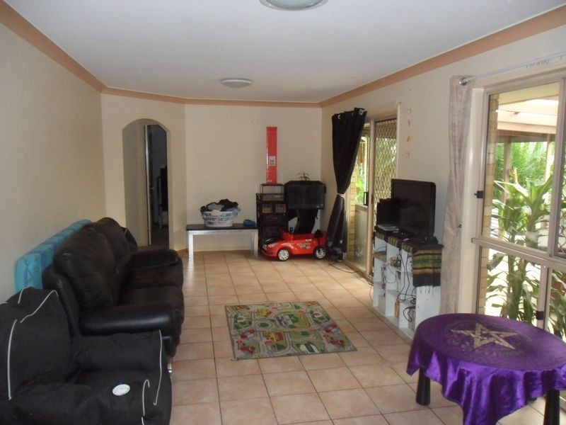 9 Mackerel Street, Sandstone Point QLD 4511