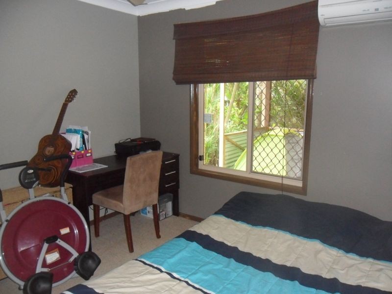 9 Mackerel Street, Sandstone Point QLD 4511