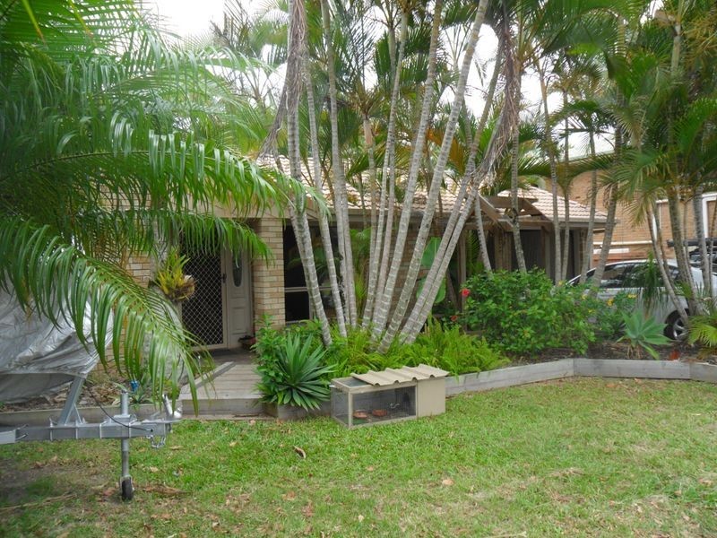 9 Mackerel Street, Sandstone Point QLD 4511