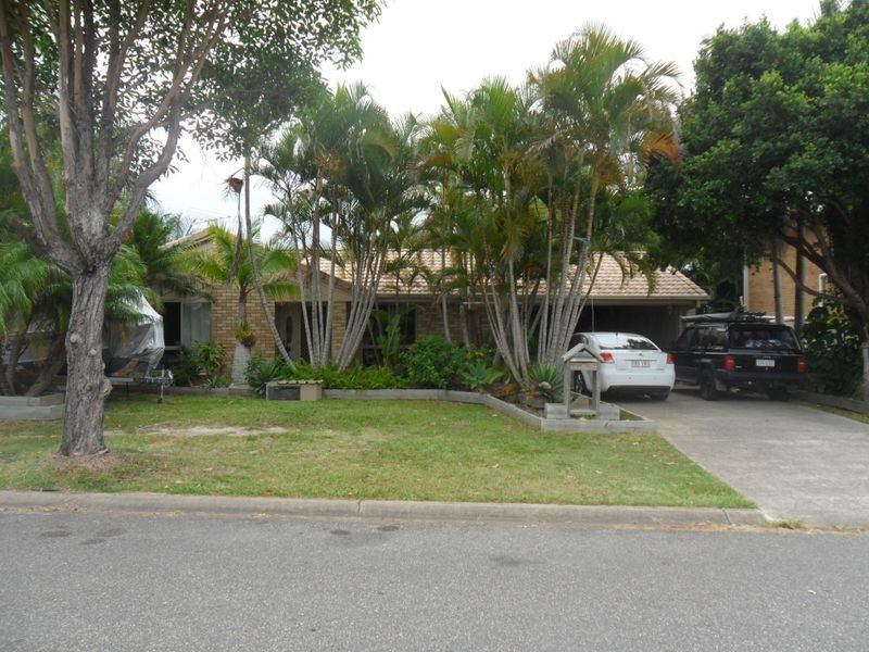9 Mackerel Street, Sandstone Point QLD 4511