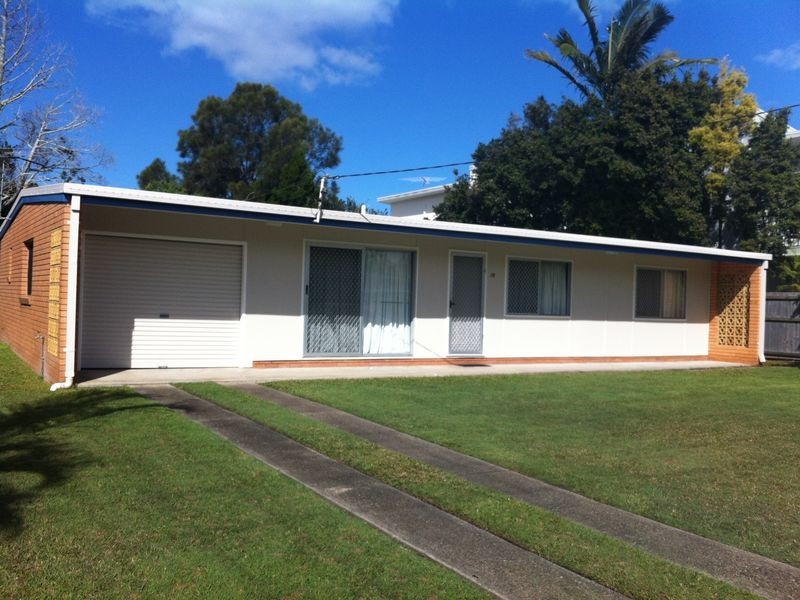 18 Kangaroo Avenue, Bongaree QLD 4507