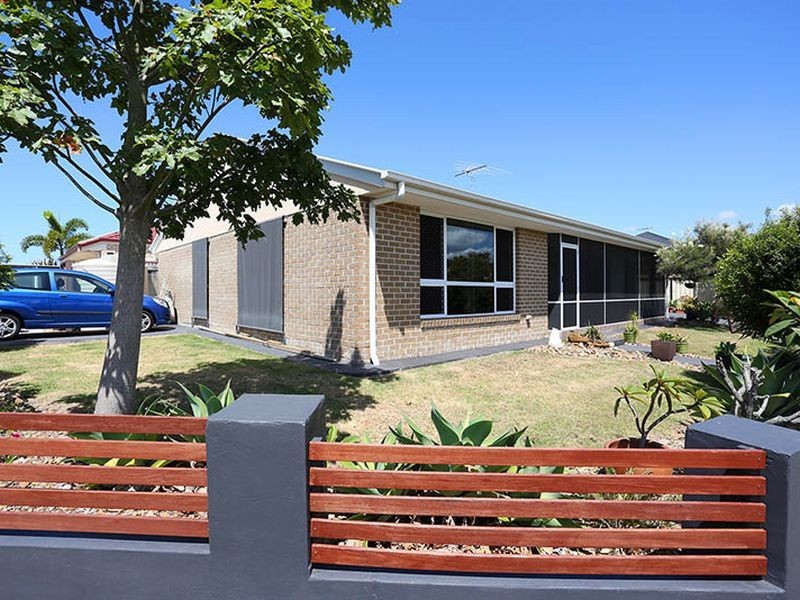 6 Clovelly Place, Sandstone Point QLD 4511