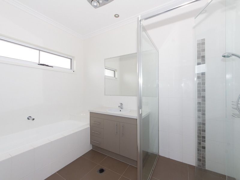 36-38 Treefrog St, Ningi QLD 4511