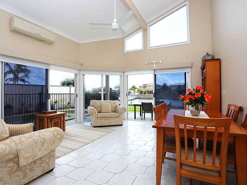 2/50 Pacific Drive, Banksia Beach QLD 4507