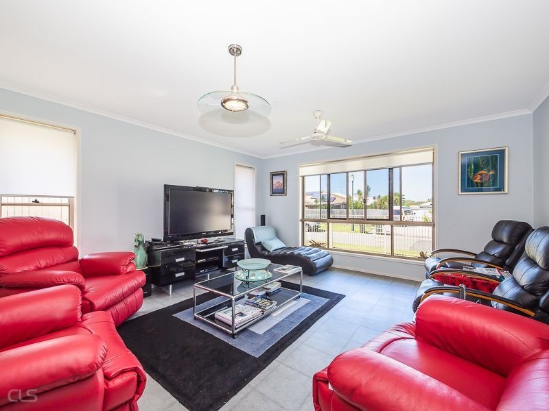 4 Biggera Court, Sandstone Point QLD 4511