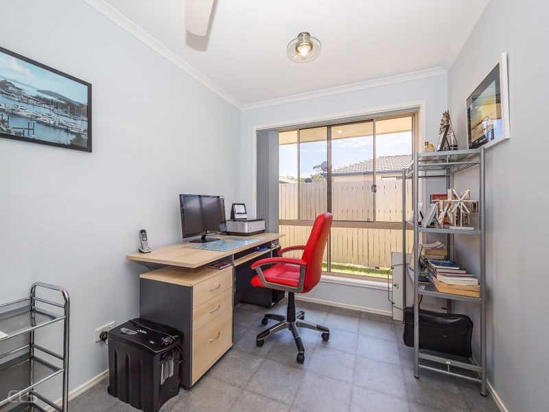 4 Biggera Court, Sandstone Point QLD 4511