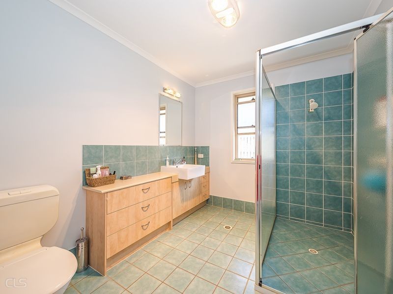 4 Biggera Court, Sandstone Point QLD 4511