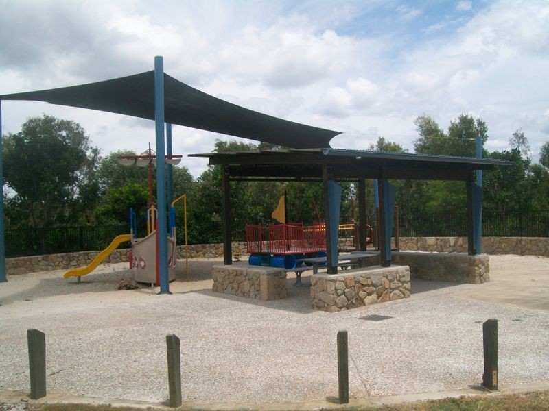 62 & 64 Sandheath Pl, Ningi QLD 4511
