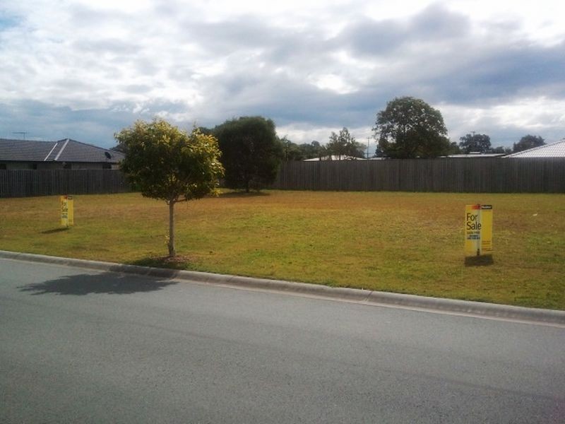 62 & 64 Sandheath Pl, Ningi QLD 4511