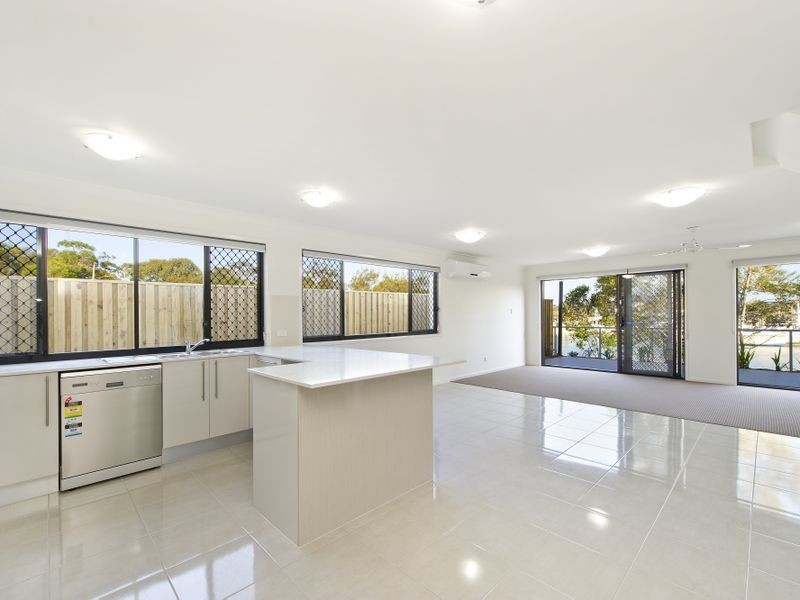 1/4 Kal Ma Kuta Dr, Sandstone Point QLD 4511