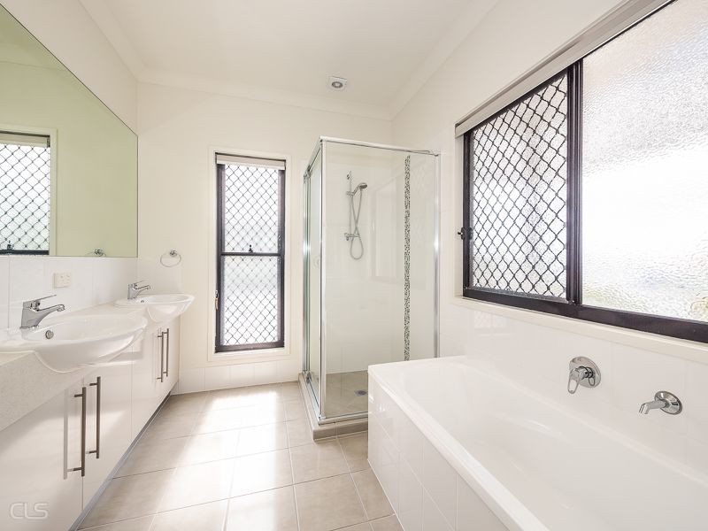 1/4 Kal Ma Kuta Dr, Sandstone Point QLD 4511