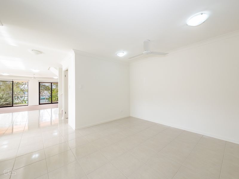 1/4 Kal Ma Kuta Dr, Sandstone Point QLD 4511