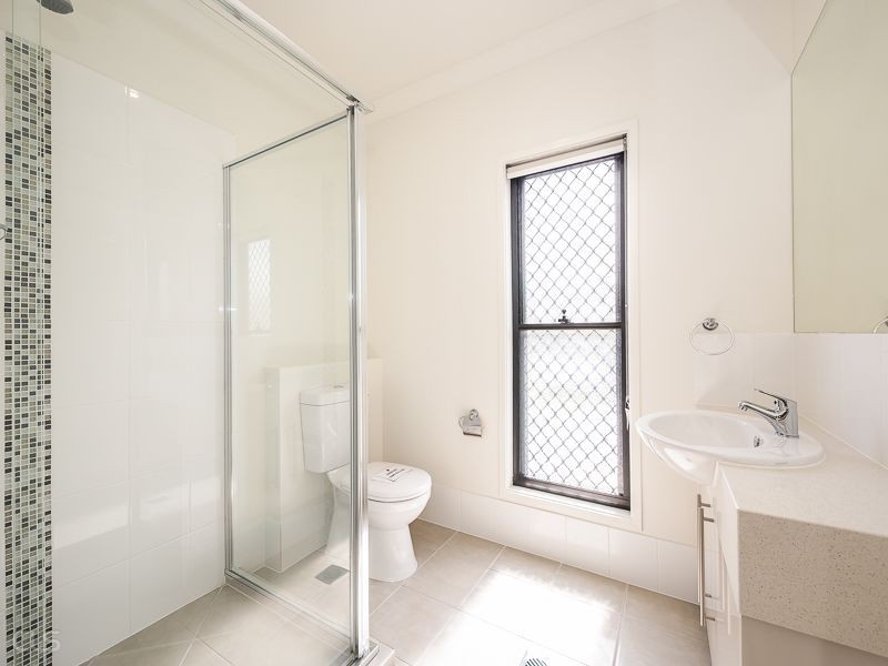 1/4 Kal Ma Kuta Dr, Sandstone Point QLD 4511