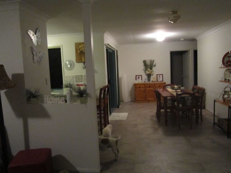 174 Bestmann Road East, Sandstone Point QLD 4511