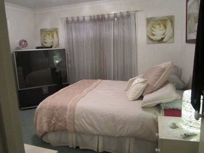 174 Bestmann Road East, Sandstone Point QLD 4511