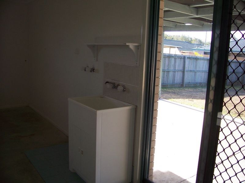 174 Bestmann Road East, Sandstone Point QLD 4511