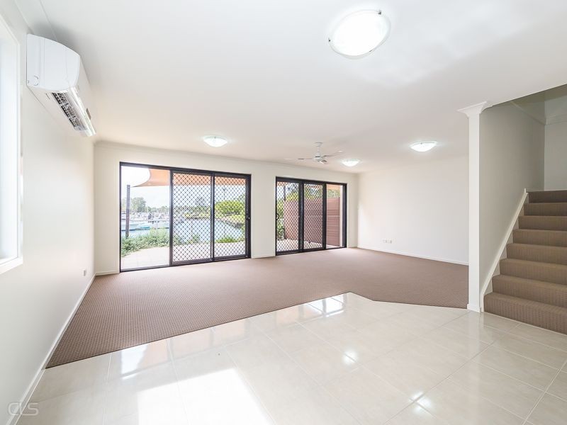 3/4 Kal Ma Kuta Dr, Sandstone Point QLD 4511