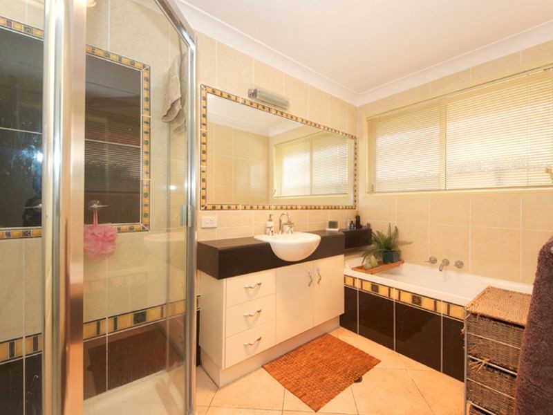 25 Clovelly Place, Sandstone Point QLD 4511