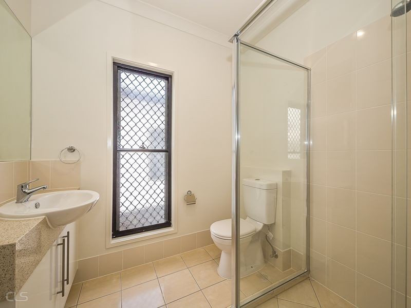 2/4 Kal Ma Kuta Dr, Sandstone Point QLD 4511