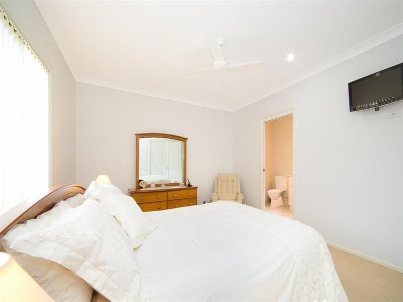 1-5 Barr Place, Ningi QLD 4511