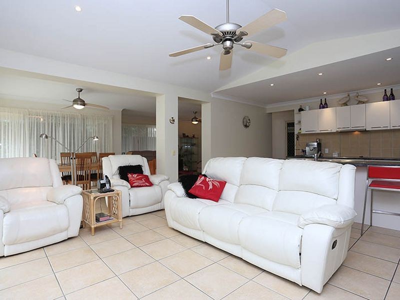 34 Gordon Crescent, Sandstone Point QLD 4511