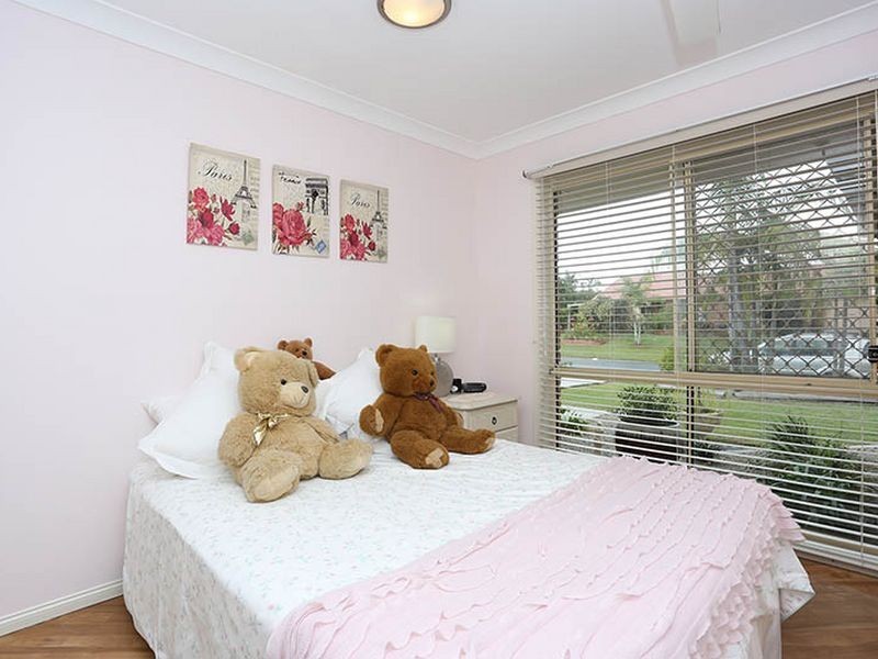 34 Gordon Crescent, Sandstone Point QLD 4511