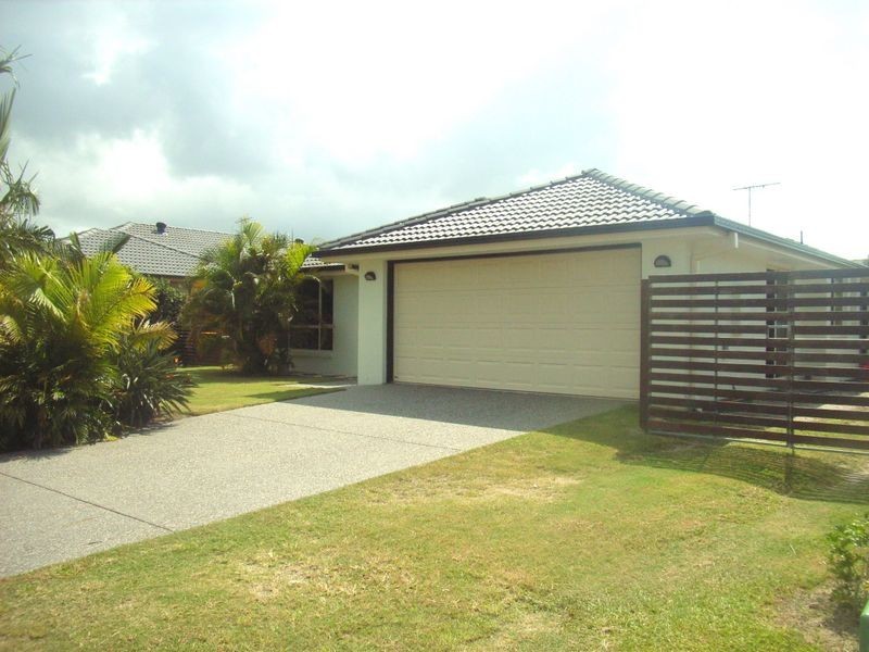 33 Reeders Street, Sandstone Point QLD 4511