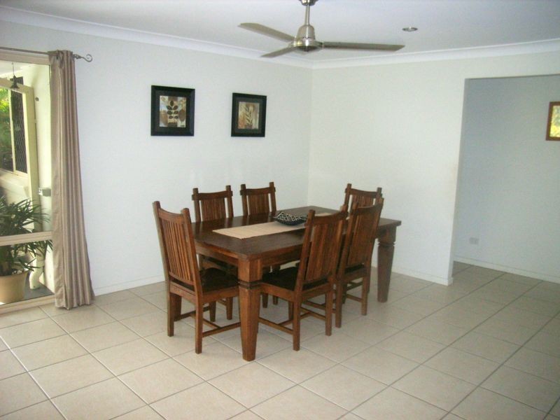 33 Reeders Street, Sandstone Point QLD 4511