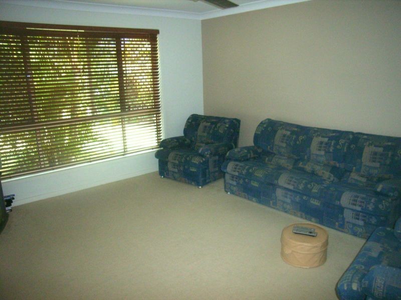 33 Reeders Street, Sandstone Point QLD 4511