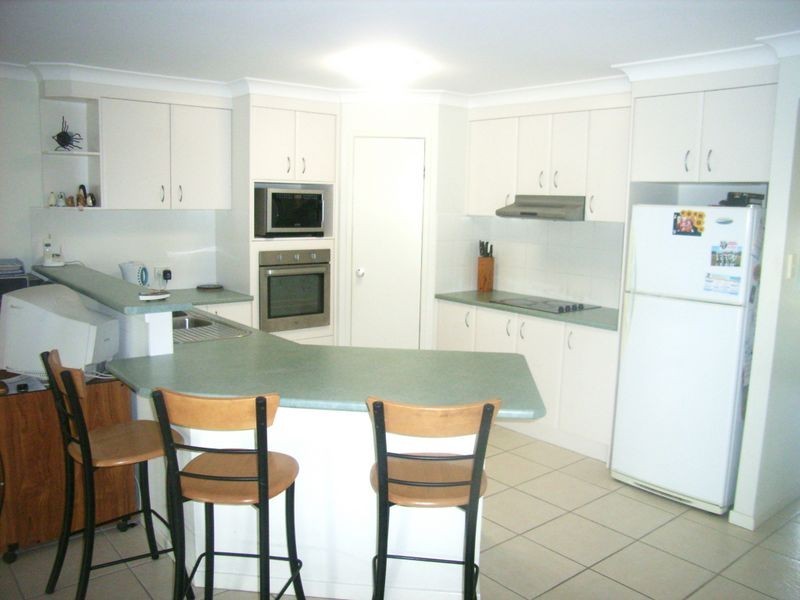 33 Reeders Street, Sandstone Point QLD 4511